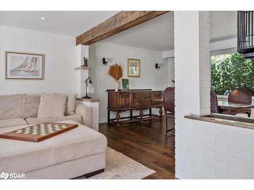 223 Cliff Road, Barrie, ON - Indoor Photo Showing Living Room