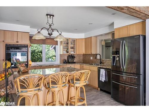 223 Cliff Road, Barrie, ON - Indoor Photo Showing Kitchen