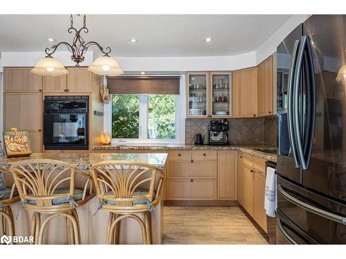 223 Cliff Road, Barrie, ON - Indoor Photo Showing Kitchen