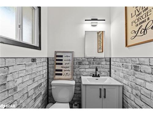 264 Warrington Road, Clearview, ON - Indoor Photo Showing Bathroom