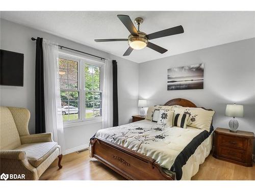 314 Riverside Drive, Bobcaygeon, ON - Indoor Photo Showing Bedroom