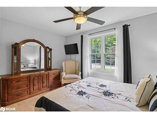 314 Riverside Drive, Bobcaygeon, ON - Indoor Photo Showing Bedroom