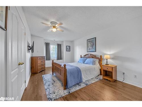 93 Bayshore Drive, Brechin, ON - Indoor Photo Showing Bedroom