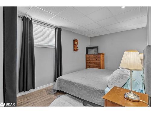 93 Bayshore Drive, Brechin, ON - Indoor Photo Showing Bedroom