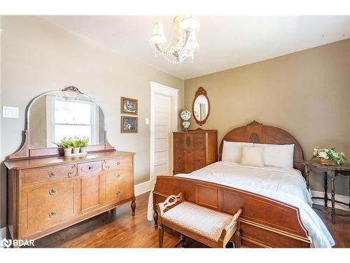 54 Nelson Street W, Alliston, ON - Indoor Photo Showing Bedroom