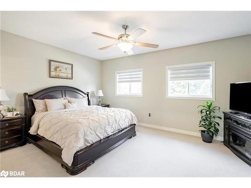 18 Todd Drive, Barrie, ON - Indoor Photo Showing Bedroom