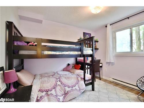 8-30 Loggers Run, Barrie, ON - Indoor Photo Showing Bedroom