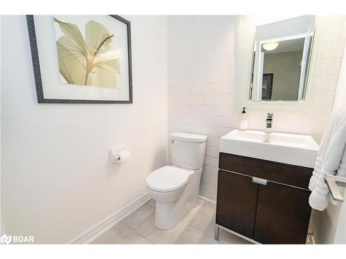 15 Fawn Crescent, Barrie, ON - Indoor Photo Showing Bathroom