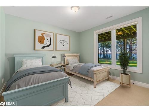 1220 Shoreview Drive, Innisfil, ON - Indoor Photo Showing Bedroom