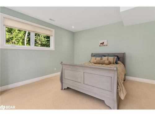 1220 Shoreview Drive, Innisfil, ON - Indoor Photo Showing Bedroom