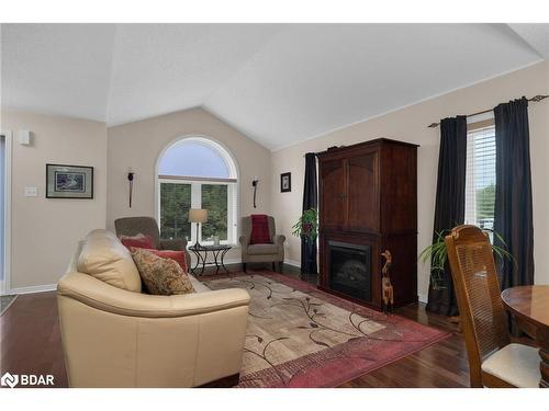 21-358 Little Avenue, Barrie, ON - Indoor Photo Showing Living Room With Fireplace