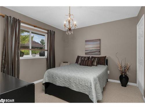 21-358 Little Avenue, Barrie, ON - Indoor Photo Showing Bedroom