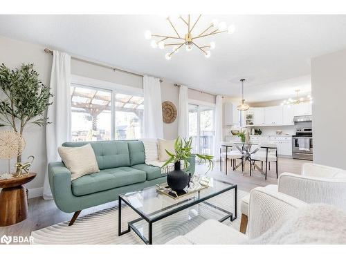 48 Canary Reed Court, Barrie, ON - Indoor Photo Showing Living Room