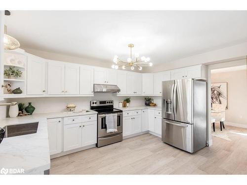 48 Canary Reed Court, Barrie, ON - Indoor Photo Showing Kitchen