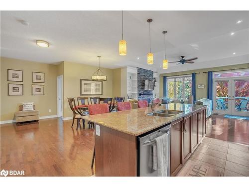 44 Starboard Circle, Wasaga Beach, ON - Indoor Photo Showing Kitchen With Double Sink