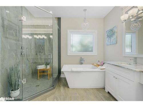 110 Mennill Drive, Minesing, ON - Indoor Photo Showing Bathroom