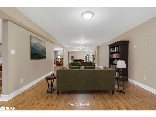 110 Mennill Drive, Minesing, ON - Indoor Photo Showing Living Room