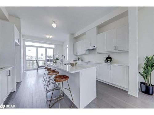 255 Port Darlington Road, Bowmanville, ON - Indoor Photo Showing Kitchen With Upgraded Kitchen