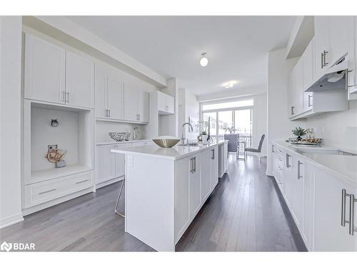 255 Port Darlington Road, Bowmanville, ON - Indoor Photo Showing Kitchen With Upgraded Kitchen