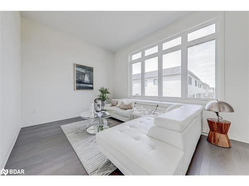 255 Port Darlington Road, Bowmanville, ON - Indoor Photo Showing Living Room