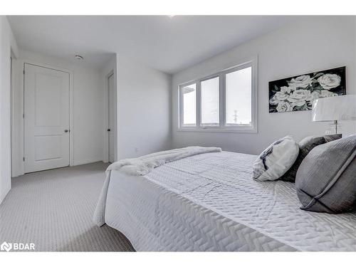 255 Port Darlington Road, Bowmanville, ON - Indoor Photo Showing Bedroom