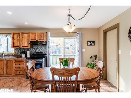 24 Wakunda Crescent, Tiny, ON - Indoor Photo Showing Dining Room