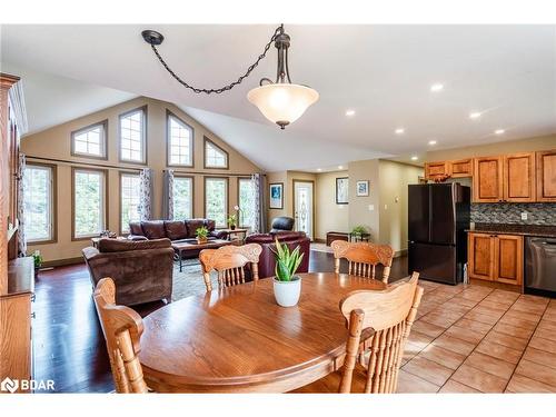 24 Wakunda Crescent, Tiny, ON - Indoor Photo Showing Dining Room