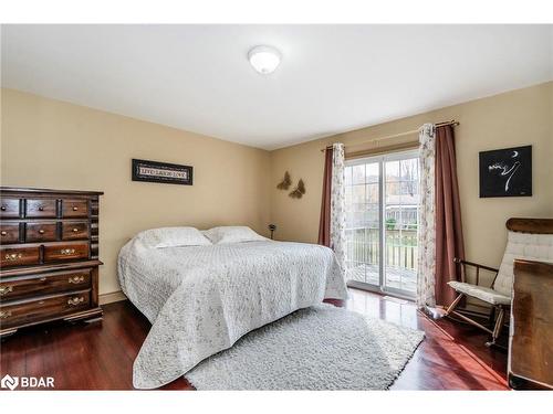 24 Wakunda Crescent, Tiny, ON - Indoor Photo Showing Bedroom