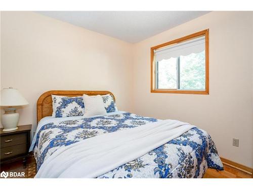 84 Wendake Road, Tiny, ON - Indoor Photo Showing Bedroom