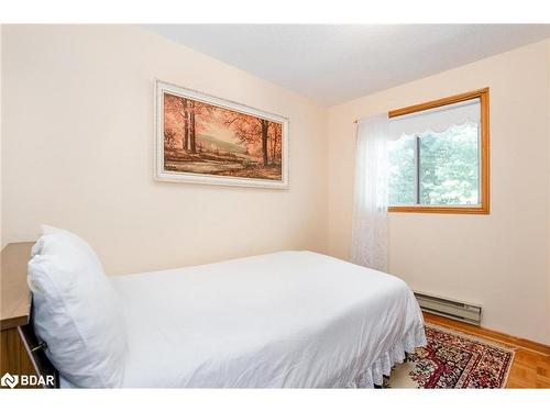 84 Wendake Road, Tiny, ON - Indoor Photo Showing Bedroom