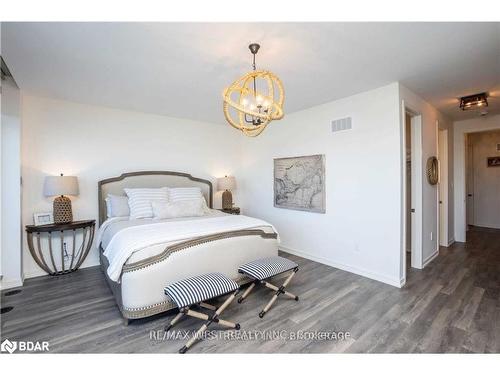 3795 Riva Avenue, Innisfil, ON - Indoor Photo Showing Bedroom