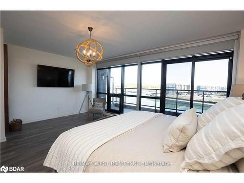 3795 Riva Avenue, Innisfil, ON - Indoor Photo Showing Bedroom