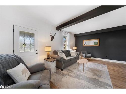 205 Fox Street, Penetanguishene, ON - Indoor Photo Showing Living Room