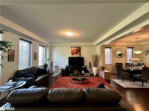 396 Equestrian Way, Cambridge, ON - Indoor Photo Showing Living Room