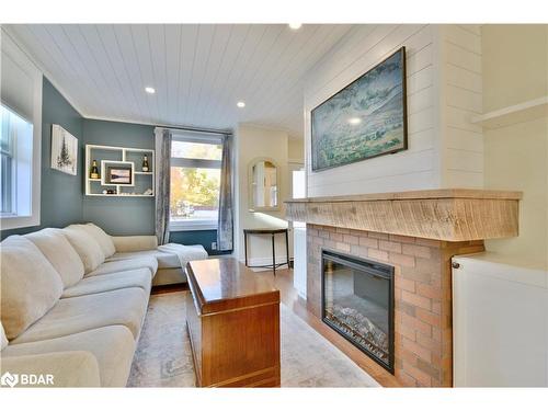 3429 Penetanguishene Road, Oro-Medonte, ON - Indoor Photo Showing Living Room With Fireplace