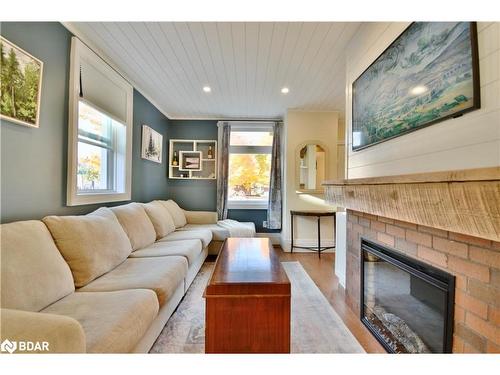 3429 Penetanguishene Road, Oro-Medonte, ON - Indoor Photo Showing Living Room With Fireplace