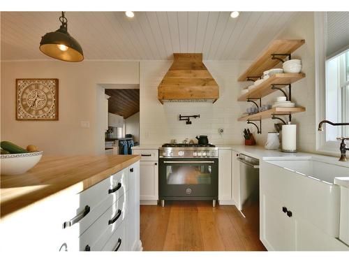 3429 Penetanguishene Road, Oro-Medonte, ON - Indoor Photo Showing Kitchen