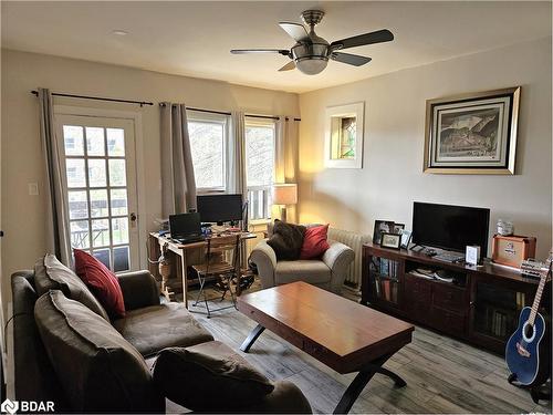 5-479 Aberdeen Avenue, Hamilton, ON - Indoor Photo Showing Living Room