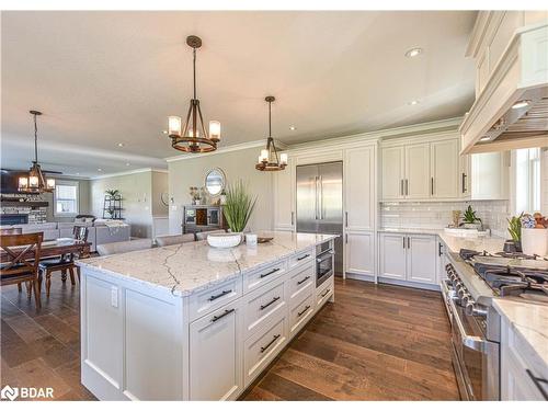 2448 Stockdale Road, Severn, ON - Indoor Photo Showing Kitchen With Upgraded Kitchen