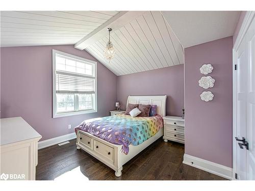 2448 Stockdale Road, Severn, ON - Indoor Photo Showing Bedroom