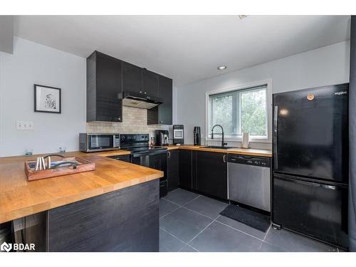 136-55 Trott Boulevard, Collingwood, ON - Indoor Photo Showing Kitchen