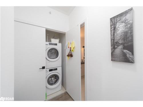 607-10 Culinary Lane, Barrie, ON - Indoor Photo Showing Laundry Room