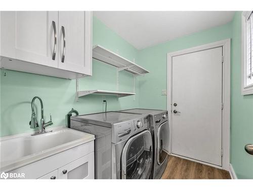 21 Leslie Avenue, Barrie, ON - Indoor Photo Showing Laundry Room