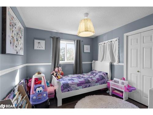 1866 Old Second Road N, Springwater, ON - Indoor Photo Showing Bedroom