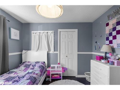 1866 Old Second Road N, Springwater, ON - Indoor Photo Showing Bedroom