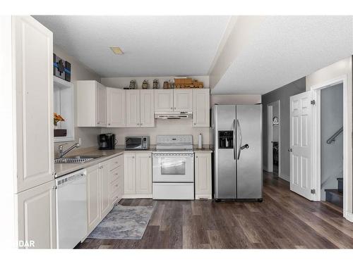 1866 Old Second Road N, Springwater, ON - Indoor Photo Showing Kitchen