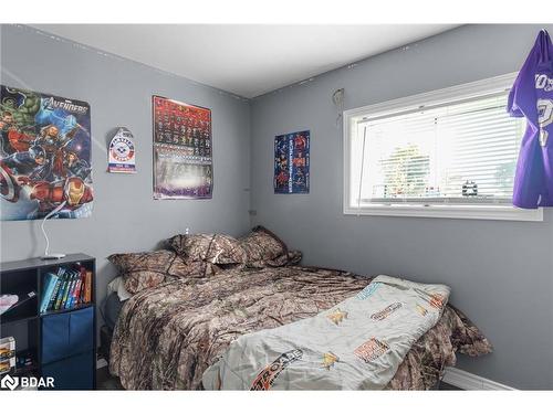 1866 Old Second Road N, Springwater, ON - Indoor Photo Showing Bedroom