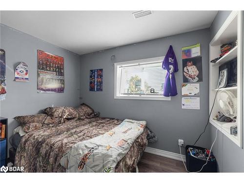 1866 Old Second Road N, Springwater, ON - Indoor Photo Showing Bedroom