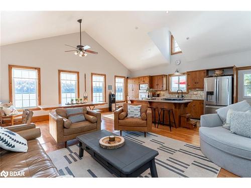 3978 South Portage Road, Huntsville, ON - Indoor Photo Showing Living Room