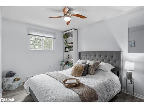 39 Corbett Drive, Barrie, ON - Indoor Photo Showing Bedroom